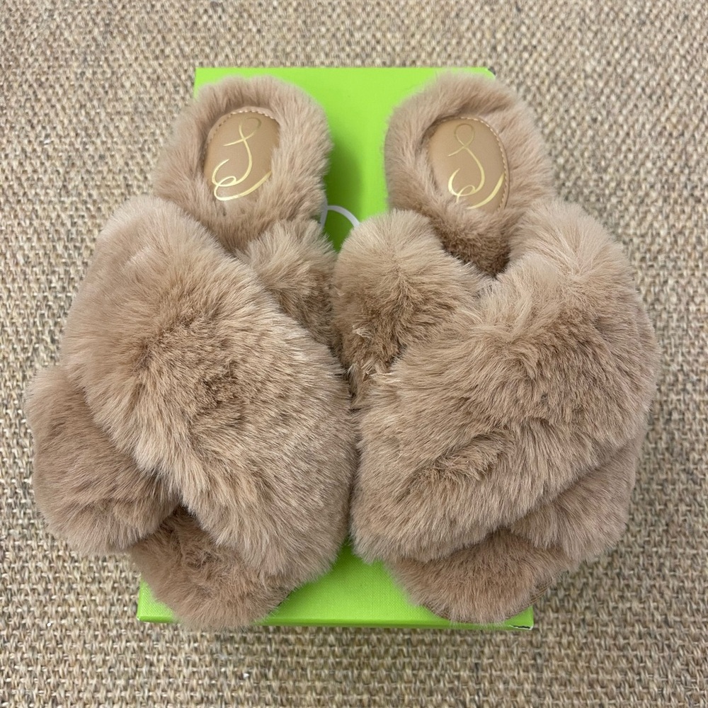 New in Box Sam Edelman Faux Fur Slipper in Camel
